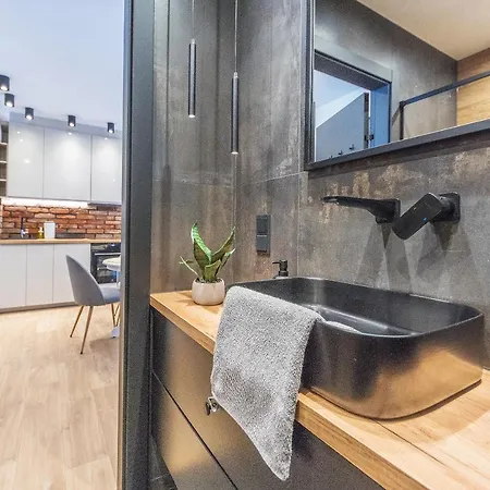 House Managers - Nadmotlawie Apartment